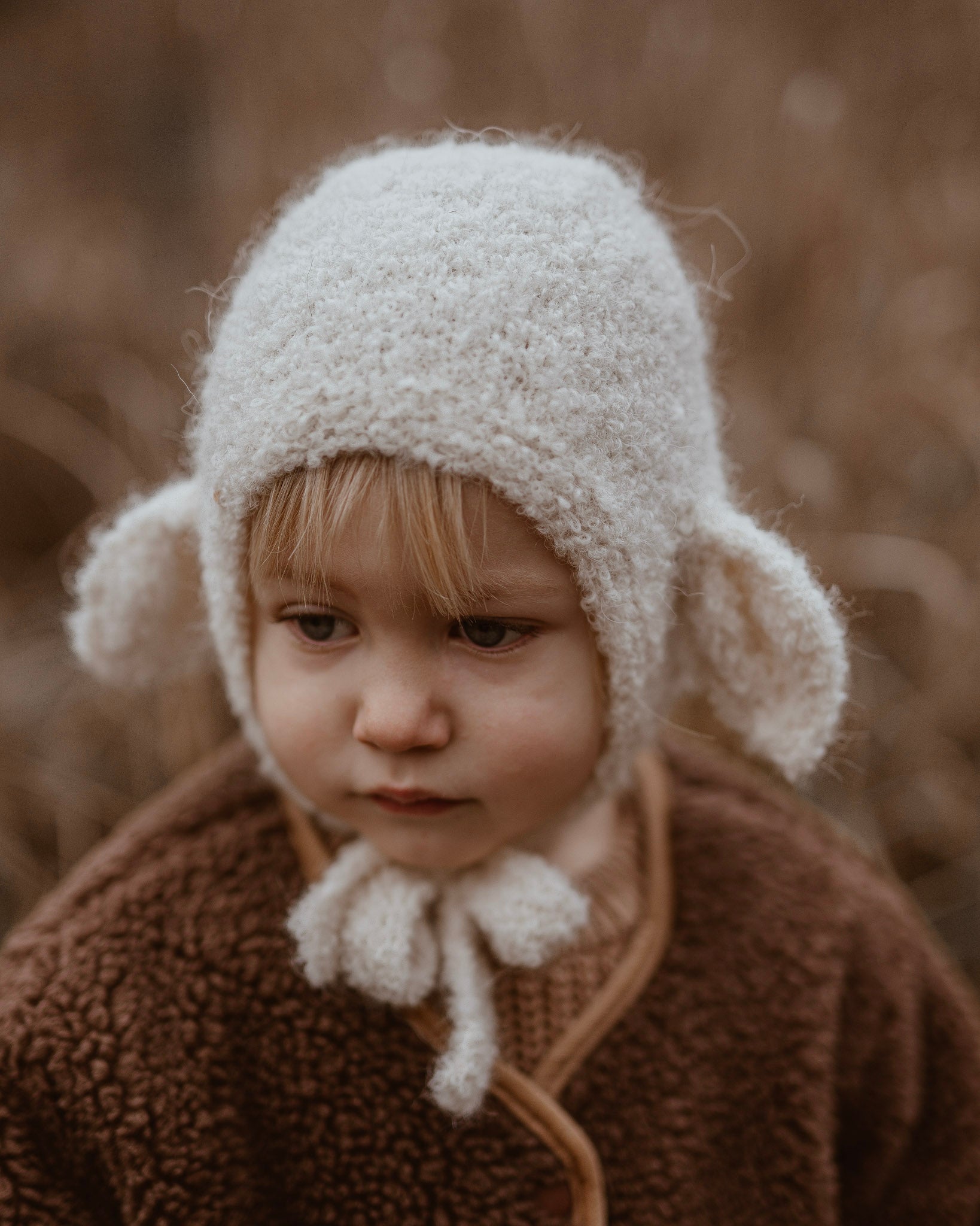 Czapka jagnięca bouclé - biała* gotowa do wysyłki